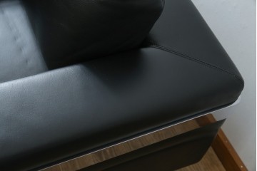 中古　オーストリア製　ヴィットマン(WITTMANN)　本革(レザー)　高級感漂う佇まいが魅力の1人掛けソファ(一人掛け、1P、アームソファ、ラウンジソファ)(R-066415)