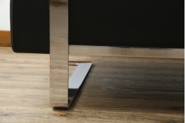 中古　オーストリア製　ヴィットマン(WITTMANN)　本革(レザー)　高級感漂う佇まいが魅力の1人掛けソファ(一人掛け、1P、アームソファ、ラウンジソファ)(R-066415)