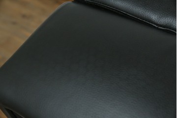 中古　オーストリア製　ヴィットマン(WITTMANN)　本革(レザー)　高級感漂う佇まいが魅力の1人掛けソファ(一人掛け、1P、アームソファ、ラウンジソファ)(R-066415)