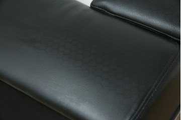 中古　オーストリア製　ヴィットマン(WITTMANN)　本革(レザー)　高級感漂う佇まいが魅力の1人掛けソファ(一人掛け、1P、アームソファ、ラウンジソファ)(R-066415)