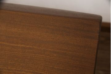 中古　BC工房　天板一枚板　ウォールナット材製の上質なダイニングテーブル(6人掛け、4人掛け、食卓、作業台)(R-066417)