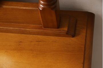 中古　横浜ダニエル(daniel)　温かみのある色合いと上品な佇まいが魅力のドレッサーとスツールのセット(鏡台、ミラー、化粧台)(R-066420)