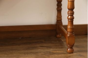 中古　横浜ダニエル(daniel)　温かみのある色合いと上品な佇まいが魅力のドレッサーとスツールのセット(鏡台、ミラー、化粧台)(R-066420)