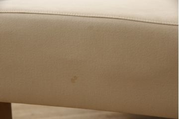 中古　美品　カリモク家具(karimoku)　CS62モデル　3人掛食堂椅子　特注ラムース　ナチュラルな空間を演出する三人掛けアームレスソファ(ダイニングソファ、長椅子、長イス)(定価約17万円)(R-066422)