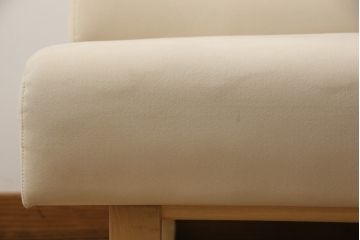 中古　美品　カリモク家具(karimoku)　CS62モデル　3人掛食堂椅子　特注ラムース　ナチュラルな空間を演出する三人掛けアームレスソファ(ダイニングソファ、長椅子、長イス)(定価約17万円)(R-066422)