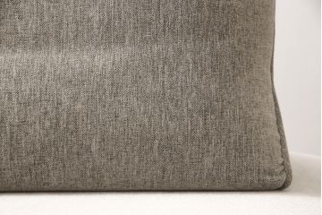 中古　短期使用のため極美品!!　リーン・ロゼ(ligne roset)　ROSETPRADO(ロゼプラド)　2PS　モダンデザインがお洒落な2人掛けソファ(リーンロゼ、二人掛け、デイベッド、ソファベッド)(R-066423)
