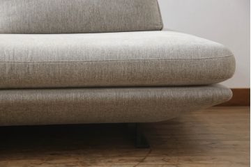中古　短期使用のため極美品!!　リーン・ロゼ(ligne roset)　ROSETPRADO(ロゼプラド)　2PS　モダンデザインがお洒落な2人掛けソファ(リーンロゼ、二人掛け、デイベッド、ソファベッド)(R-066423)