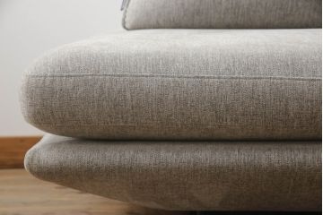 中古　短期使用のため極美品!!　リーン・ロゼ(ligne roset)　ROSETPRADO(ロゼプラド)　2PS　モダンデザインがお洒落な2人掛けソファ(リーンロゼ、二人掛け、デイベッド、ソファベッド)(R-066423)