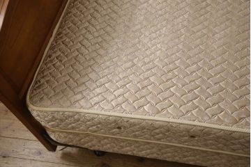 中古　横浜クラシック家具　ダニエル(daniel)　A-610　ニューポートアーリー　クラシカルな寝室づくりにおすすめなシングルベッド(ヘッドボード、マットレス)(R-066424)