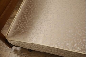 中古　横浜クラシック家具　ダニエル(daniel)　A-610　ニューポートアーリー　クラシカルな寝室づくりにおすすめなシングルベッド(ヘッドボード、マットレス)(R-066425)