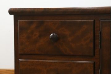 中古　美品!!　松本民芸家具　和・洋どちらのお部屋にも取り入れやすいテレビ台(ローボード、テレビボード、サイドボード、サイドキャビネット、収納棚、戸棚、引き出し、リビングボード)(定価約40万円)(R-066428)