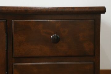 中古　美品!!　松本民芸家具　和・洋どちらのお部屋にも取り入れやすいテレビ台(ローボード、テレビボード、サイドボード、サイドキャビネット、収納棚、戸棚、引き出し、リビングボード)(定価約40万円)(R-066428)