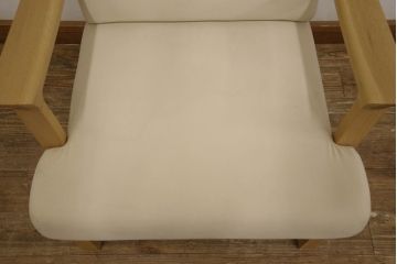 中古　美品　カリモク家具(karimoku)　オーク材　ピュアオーク色　LDチェアー　CS6210　特注ラムースT-5451　肘付食堂椅子　ナチュラルな空間を演出するリビングダイニングソファ(アームソファ、1人掛け、一人掛け、イス)(1脚定価約12万円)(R-066450)