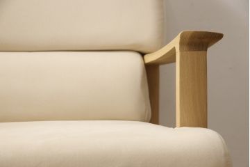 中古　美品　カリモク家具(karimoku)　オーク材　ピュアオーク色　LDチェアー　CS6210　特注ラムースT-5451　肘付食堂椅子　ナチュラルな空間を演出するリビングダイニングソファ(アームソファ、1人掛け、一人掛け、イス)(1脚定価約12万円)(R-066450)