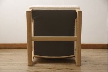 中古　美品　カリモク家具(karimoku)　オーク材　ピュアオーク色　LDチェアー　CS6210　特注ラムースT-5451　肘付食堂椅子　ナチュラルな空間を演出するリビングダイニングソファ(アームソファ、1人掛け、一人掛け、イス)(1脚定価約12万円)(R-066450)
