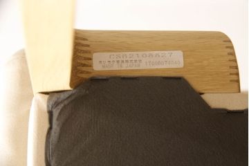中古　美品　カリモク家具(karimoku)　オーク材　ピュアオーク色　LDチェアー　CS6210　特注ラムースT-5451　肘付食堂椅子　ナチュラルな空間を演出するリビングダイニングソファ(アームソファ、1人掛け、一人掛け、イス)(1脚定価約12万円)(R-066450)