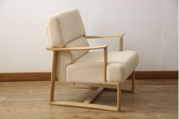 中古　美品　カリモク家具(karimoku)　オーク材　ピュアオーク色　LDチェアー　CS6210　特注ラムースT-5451　肘付食堂椅子　ナチュラルな空間を演出するリビングダイニングソファ(アームソファ、1人掛け、一人掛け、イス)(1脚定価約12万円)(R-066451)