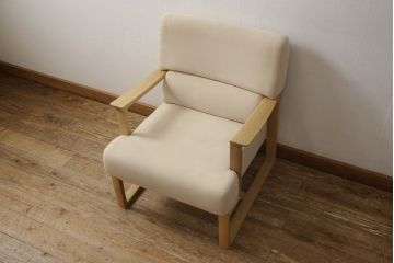 中古　美品　カリモク家具(karimoku)　オーク材　ピュアオーク色　LDチェアー　CS6210　特注ラムースT-5451　肘付食堂椅子　ナチュラルな空間を演出するリビングダイニングソファ(アームソファ、1人掛け、一人掛け、イス)(1脚定価約12万円)(R-066451)