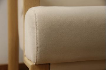 中古　美品　カリモク家具(karimoku)　オーク材　ピュアオーク色　LDチェアー　CS6210　特注ラムースT-5451　肘付食堂椅子　ナチュラルな空間を演出するリビングダイニングソファ(アームソファ、1人掛け、一人掛け、イス)(1脚定価約12万円)(R-066451)