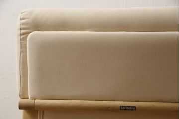 中古　美品　カリモク家具(karimoku)　オーク材　ピュアオーク色　LDチェアー　CS6210　特注ラムースT-5451　肘付食堂椅子　ナチュラルな空間を演出するリビングダイニングソファ(アームソファ、1人掛け、一人掛け、イス)(1脚定価約12万円)(R-066451)