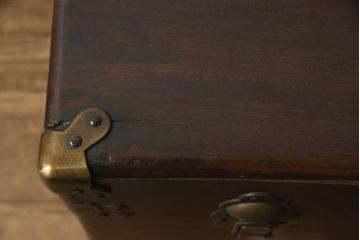 アメリカアンティーク　くすのき(楠)材　レトロな空間を演出する船トランク(舟トランク、ブランケットボックス、トランクテーブル、センターテーブル、ローテーブル、ディスプレイ雑貨)(R-066456)