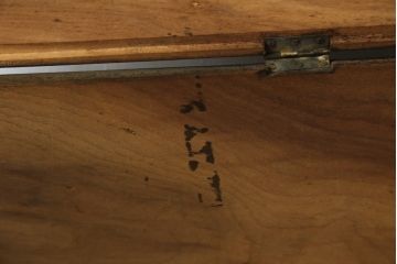 アメリカアンティーク　くすのき(楠)材　レトロな空間を演出する船トランク(舟トランク、ブランケットボックス、トランクテーブル、センターテーブル、ローテーブル、ディスプレイ雑貨)(R-066457)