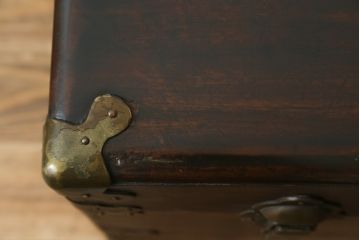 アメリカアンティーク　くすのき(楠)材　レトロな空間を演出する船トランク(舟トランク、ブランケットボックス、トランクテーブル、センターテーブル、ローテーブル、ディスプレイ雑貨)(R-066457)