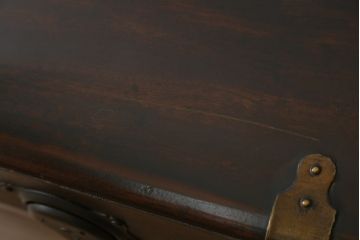 アメリカアンティーク　くすのき(楠)材　レトロな空間を演出する船トランク(舟トランク、ブランケットボックス、トランクテーブル、センターテーブル、ローテーブル、ディスプレイ雑貨)(R-066457)