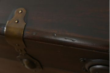 アメリカアンティーク　くすのき(楠)材　レトロな空間を演出する船トランク(舟トランク、ブランケットボックス、トランクテーブル、センターテーブル、ローテーブル、ディスプレイ雑貨)(R-066457)