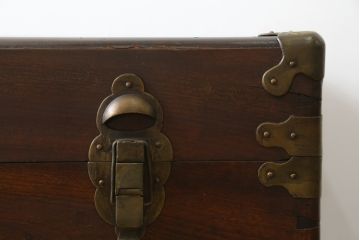 アメリカアンティーク　くすのき(楠)材　レトロな空間を演出する船トランク(舟トランク、ブランケットボックス、トランクテーブル、センターテーブル、ローテーブル、ディスプレイ雑貨)(R-066457)