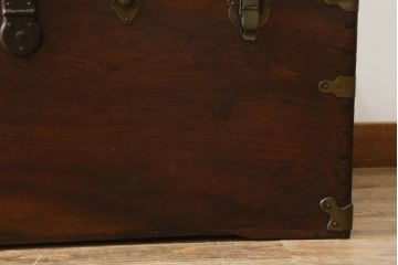 アメリカアンティーク　くすのき(楠)材　レトロな空間を演出する船トランク(舟トランク、ブランケットボックス、トランクテーブル、センターテーブル、ローテーブル、ディスプレイ雑貨)(R-066457)