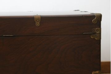 アメリカアンティーク　くすのき(楠)材　レトロな空間を演出する船トランク(舟トランク、ブランケットボックス、トランクテーブル、センターテーブル、ローテーブル、ディスプレイ雑貨)(R-066457)