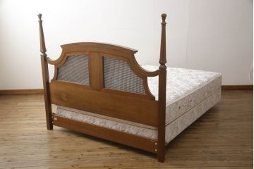 中古　DREXEL HERITAGE(ドレクセルヘリテイジ)　FRANCESCA(フランチェスカ)シリーズ　気品溢れる佇まいが魅力的なダブルベッド(ヘッドボード)(R-066460)