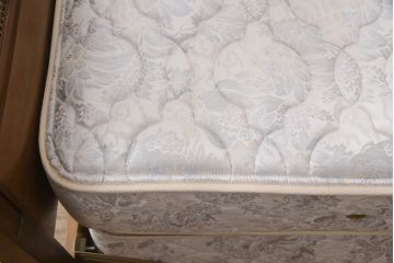 中古　DREXEL HERITAGE(ドレクセルヘリテイジ)　FRANCESCA(フランチェスカ)シリーズ　気品溢れる佇まいが魅力的なダブルベッド(ヘッドボード)(R-066460)