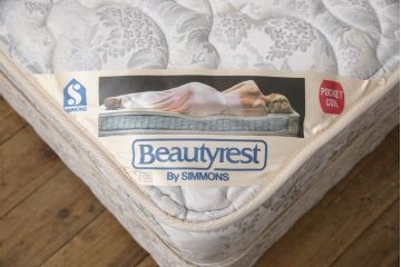 中古　DREXEL HERITAGE(ドレクセルヘリテイジ)　FRANCESCA(フランチェスカ)シリーズ　気品溢れる佇まいが魅力的なダブルベッド(ヘッドボード)(R-066460)