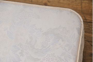 中古　DREXEL HERITAGE(ドレクセルヘリテイジ)　FRANCESCA(フランチェスカ)シリーズ　気品溢れる佇まいが魅力的なダブルベッド(ヘッドボード)(R-066460)