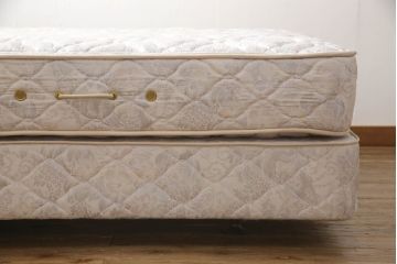 中古　DREXEL HERITAGE(ドレクセルヘリテイジ)　FRANCESCA(フランチェスカ)シリーズ　気品溢れる佇まいが魅力的なダブルベッド(ヘッドボード)(R-066460)