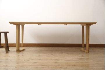 中古　超美品　カリモク家具(karimoku)　オーク材　ピュアオーク色　DU6161　ナチュラルテイストの空間づくりに活躍するダイニングテーブル(食堂テーブル、食卓、6人掛け、作業台)(定価約23万円)(R-066461)