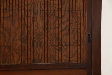 中古　タモ材　黒柿材　和の趣溢れる佇まいが魅力の二段重ね水屋箪笥(食器棚、引き出し、収納棚、戸棚、茶箪笥、キャビネット)(R-066469)