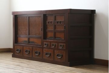 中古　タモ材　黒柿材　和の趣溢れる佇まいが魅力の水屋箪笥サイドボード(テレビ台、テレビボード、収納棚、戸棚、サイドキャビネット、引き出し、食器棚)(R-066470)