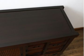 中古　タモ材　黒柿材　和の趣溢れる佇まいが魅力の水屋箪笥サイドボード(テレビ台、テレビボード、収納棚、戸棚、サイドキャビネット、引き出し、食器棚)(R-066470)