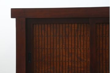 中古　タモ材　黒柿材　和の趣溢れる佇まいが魅力の水屋箪笥サイドボード(テレビ台、テレビボード、収納棚、戸棚、サイドキャビネット、引き出し、食器棚)(R-066470)