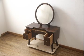 中古　美品　松本民芸家具　丸型一面鏡　西洋アンティークのようなデザインが魅力的なドレッサー(鏡台、ミラー、化粧台)(定価約43万円)(R-066473)