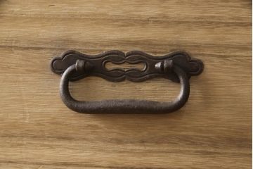 和製アンティーク　上手物!!　総桐材　上品なデザインの金具がアクセントの庄内箪笥ローボード(総桐箪笥、総桐たんす、収納タンス、時代箪笥、引き出し、テレビ台、テレビボード、ローチェスト)(R-066475)