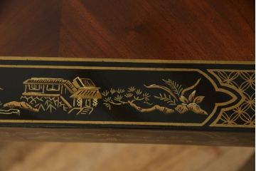 中古　レア品　DREXEL HERITAGE(ドレクセルヘリテイジ)　Et Cetera(エトセトラ)シリーズ　シノワズリ様式　マホガニー材　上品で優雅な佇まいが魅力のローテーブル(センターテーブル、サイドテーブル、飾り台)(R-066480)