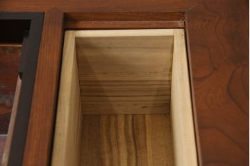 和製アンティーク　天板極厚　総欅(ケヤキ)材の力強い杢目が目を引く関西火鉢(囲炉裏、長火鉢、木製火鉢、座卓、ローテーブル)(R-066484)
