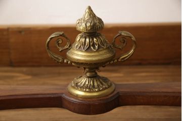 中古　美品　スペイン高級家具　MUARVA S.L.　繊細で華やかな装飾が魅力の小振りなコンソールテーブル(サイドテーブル、花台、飾り台)(R-066485)