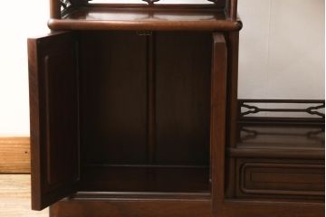 和製ビンテージ　花梨(カリン)材の深みある色合いが魅力の飾り棚(茶棚、違い棚、茶箪笥、収納棚、戸棚、ヴィンテージ)(R-066489)