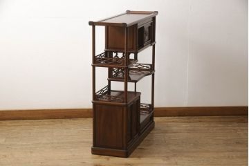 和製ビンテージ　花梨(カリン)材の深みある色合いが魅力の飾り棚(茶棚、違い棚、茶箪笥、収納棚、戸棚、ヴィンテージ)(R-066489)