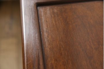 和製ビンテージ　花梨(カリン)材の深みある色合いが魅力の飾り棚(茶棚、違い棚、茶箪笥、収納棚、戸棚、ヴィンテージ)(R-066489)